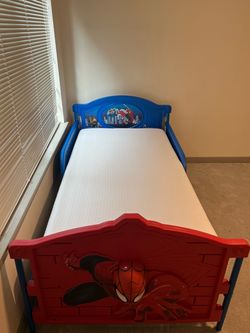 Spider-Man Toddler Bed + Mattress