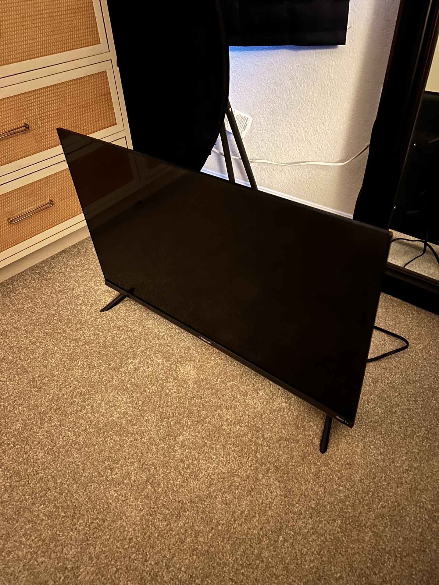 32’ Hisense Smart tv