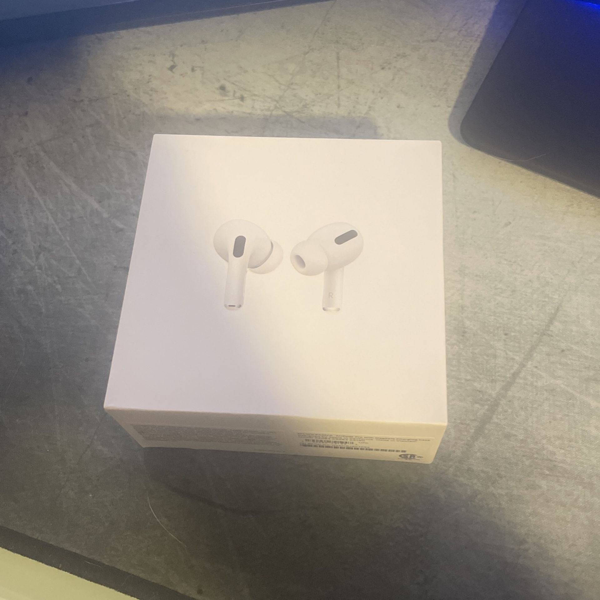 Airpod Pros (1st Gen)