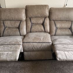 Recliner Sofa With Dropdown Middleseat And Charging Ports