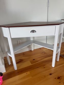 Corner Desk Vanity