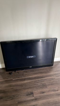 Huge tv for cheap has Roku!!!