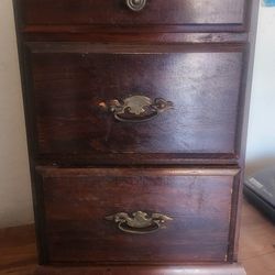 Vintage Nightstand For 10 Bucks!