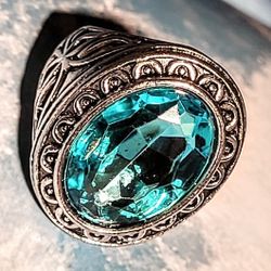 Blue Glass Gemestone Vintage Ring 