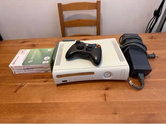 Xbox 360 with controller games Wi-Fi