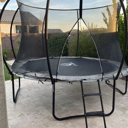 Trampoline 