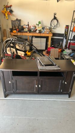 Entertainment center