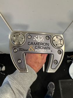 Like new Scotty Cameron Cameron & Crown Futura X5R golf putter