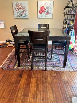 Hight top dinner table