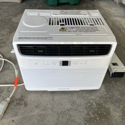 6000 BTU Frigidaire Window AC Air Conditioner 