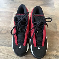 Air Jordan Retro Sneaker 