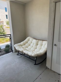 Egg shaped swing chair