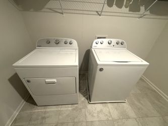 Whirlpool Washer + dryer $900