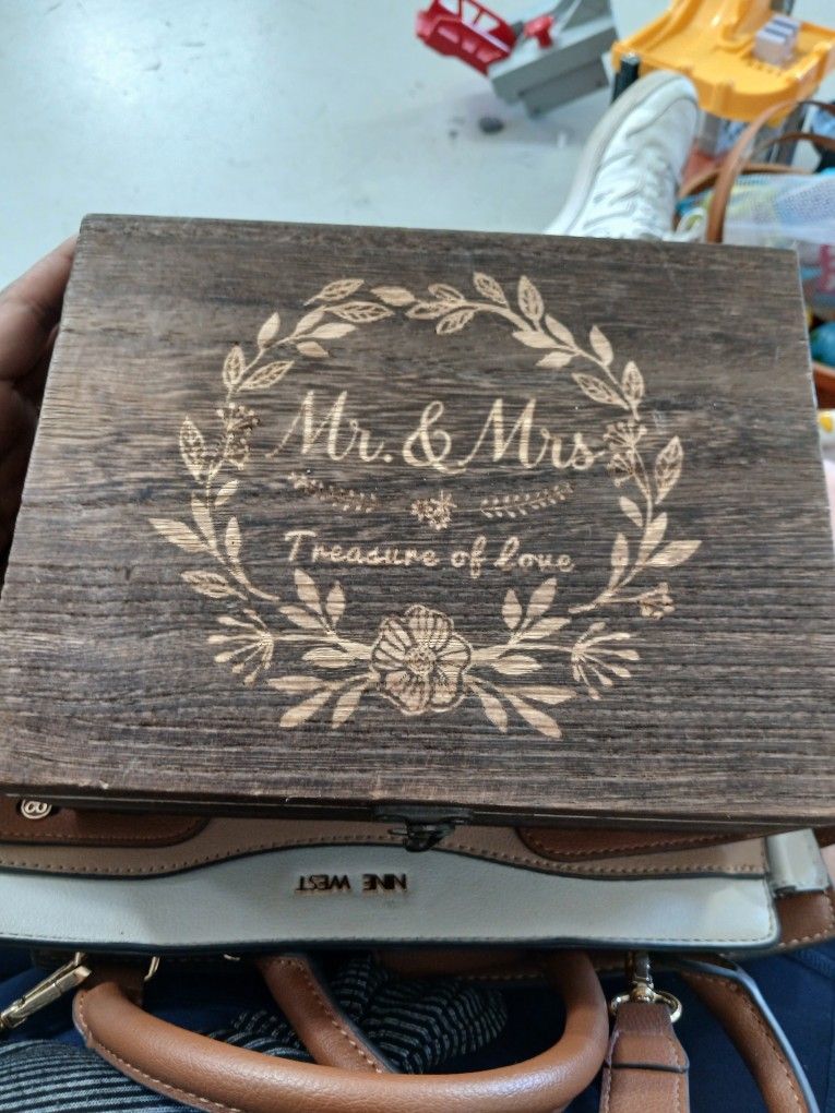Mr & Mrs Treasure Of Love Box