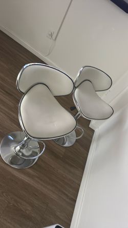 White barstools