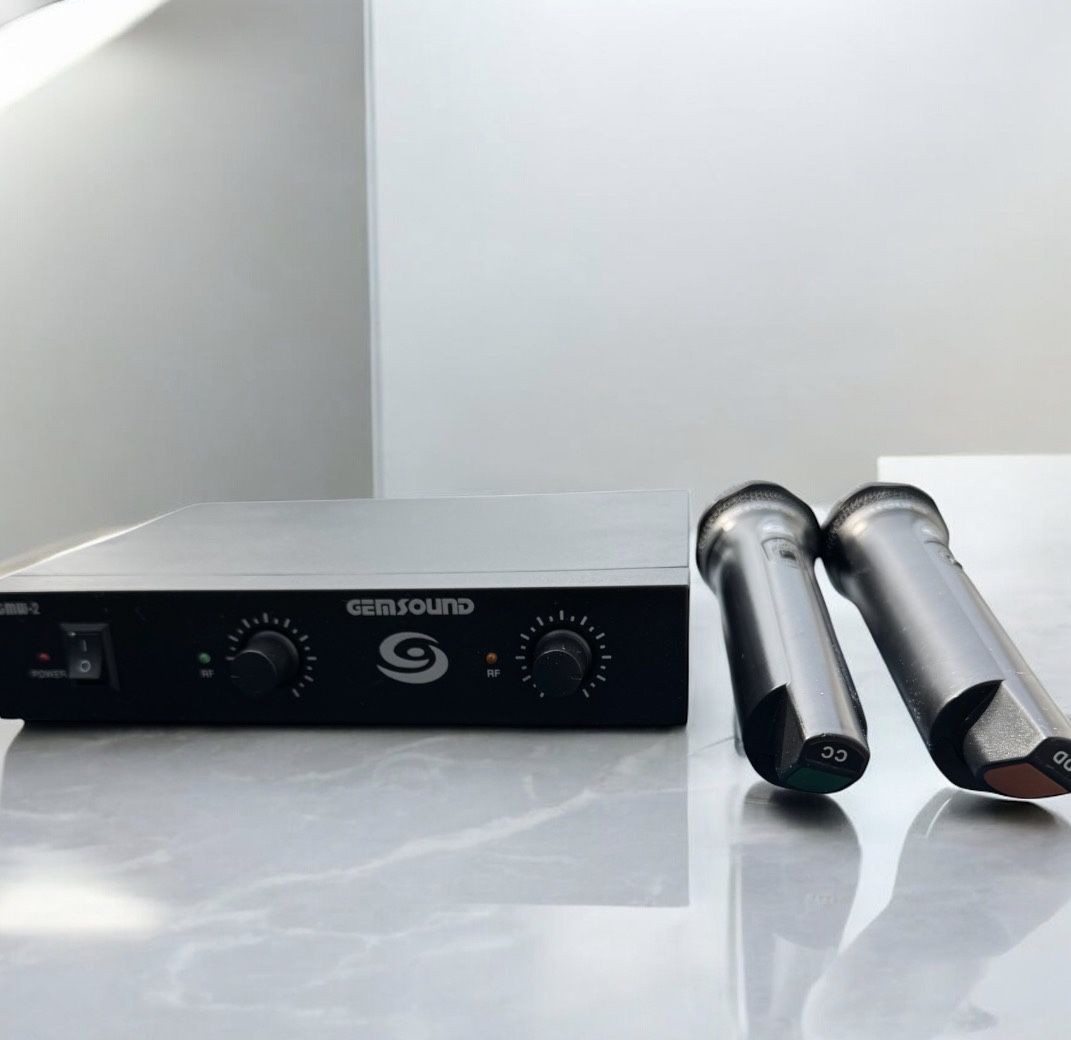Gem Sound GMW-2 Dual-Channel Wireless Mic System