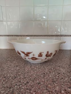 Vintage pyrex bowl