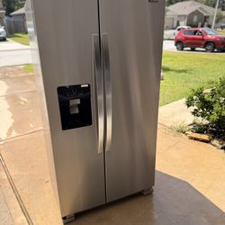 Refrigerator 
