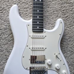 Donner Electric guitar with gig bag and small amp