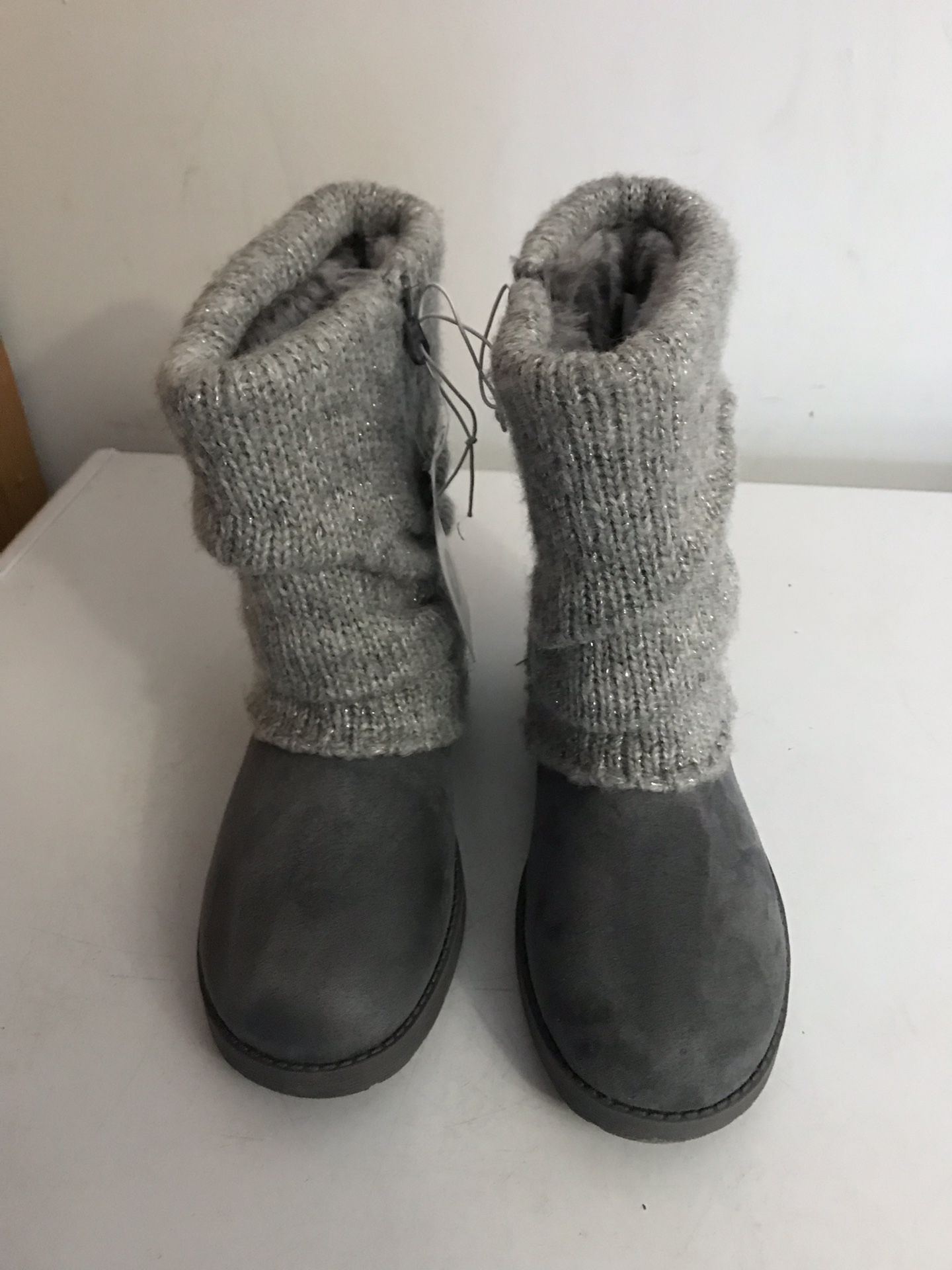 Boots (size3)