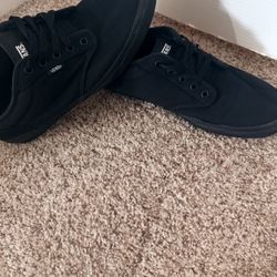 New Black Vans mens size 11.5