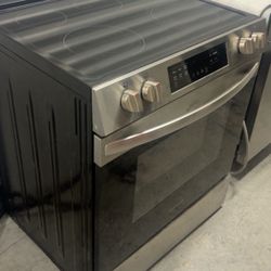 Frigidaire - 30 in. Wide 5 elements 5.3 Cu. Ft. Price Including Delivery