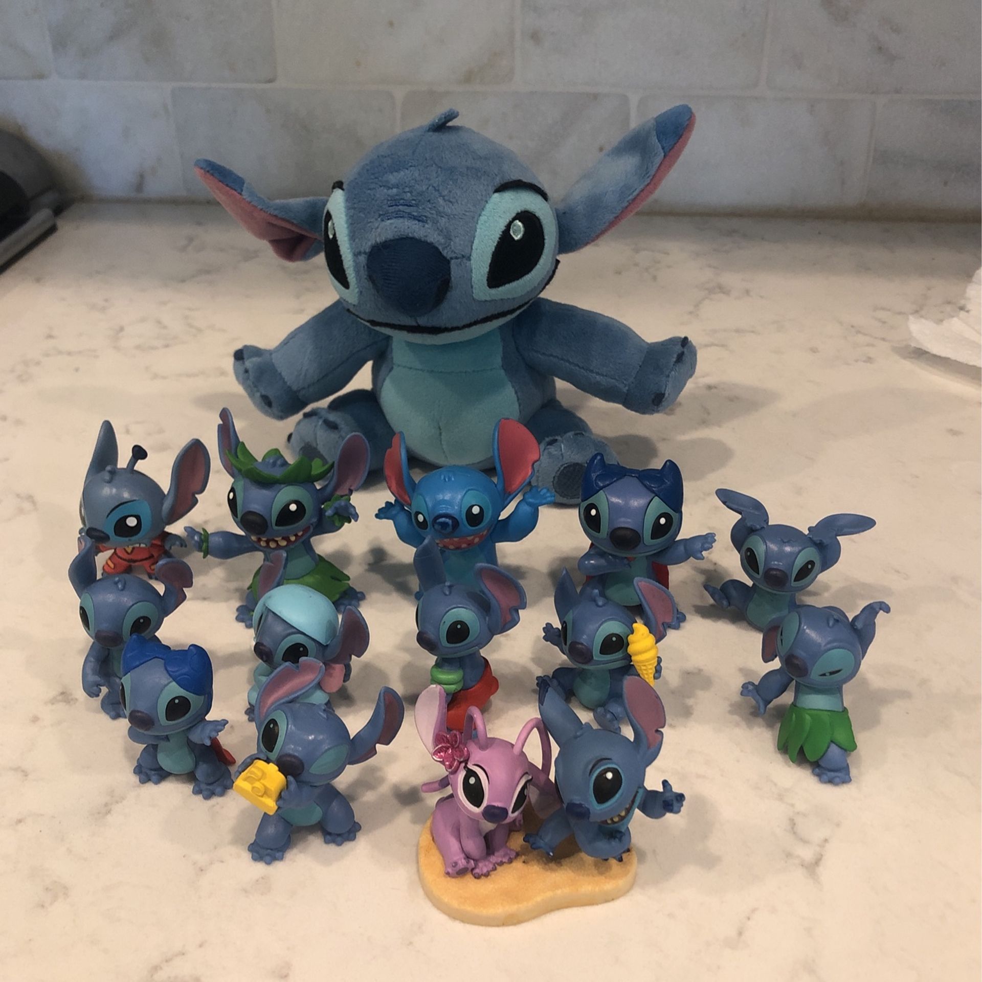 Lilo & Stitch Figures & Plush 