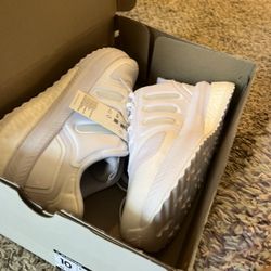 Men’s White Adidas 10