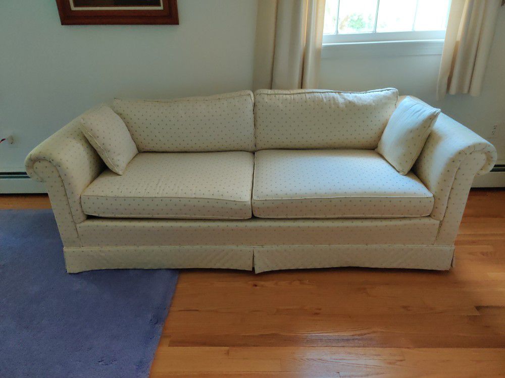 Sofa In Excellent Condition