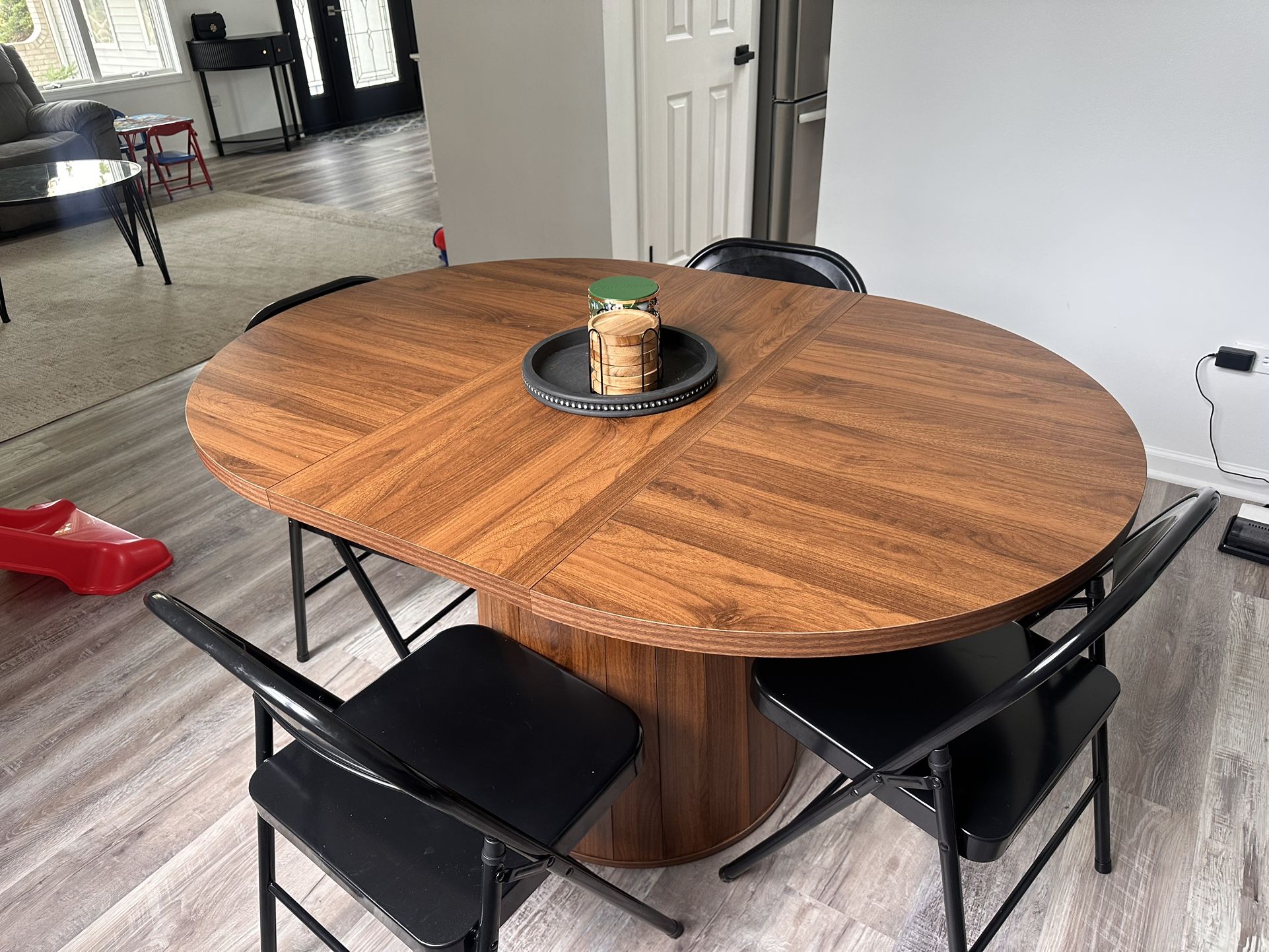Oval Dining table
