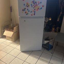 Good Working Refrigerator And Stove