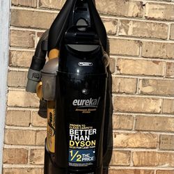 Vacuum Eureka!! Strong Suction 