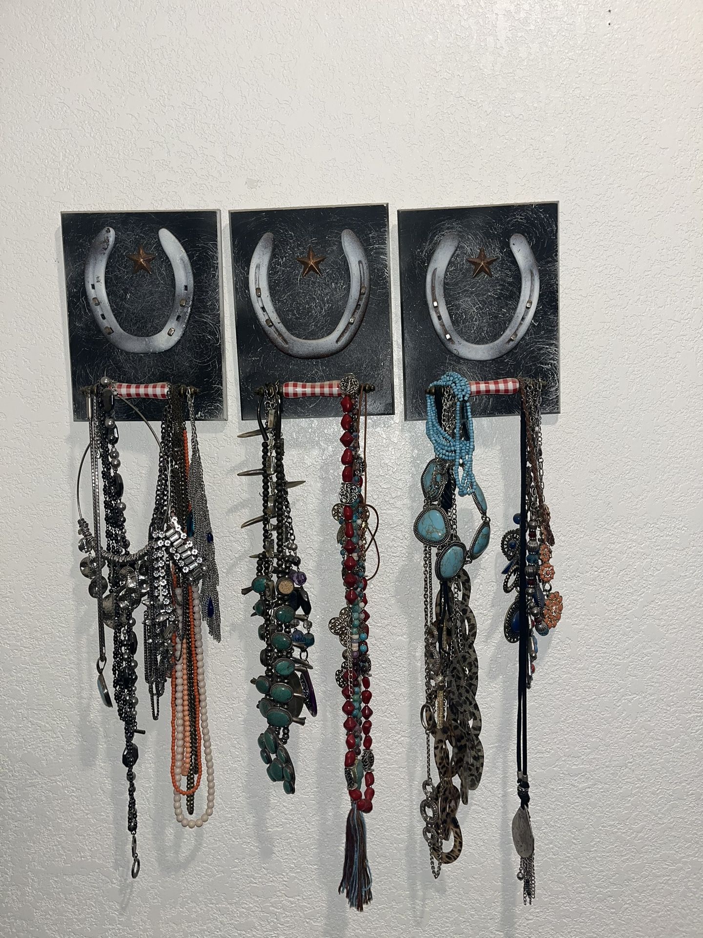 necklace holder