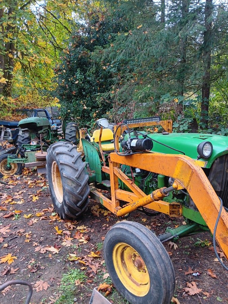 John Deere 1010 Tractor 
