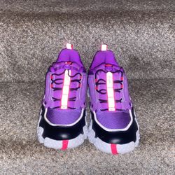 Pumas Size 9.5 Women 7.5men