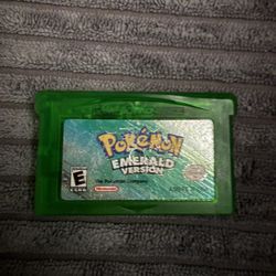 GameBoy Advance Pokemon Emerald Version
