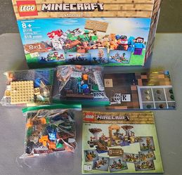 LEGO Minecraft: Crafting Box #21116 Complete W/ Manuals & Poster