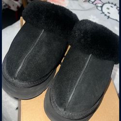 Uggs Platform Slippers 