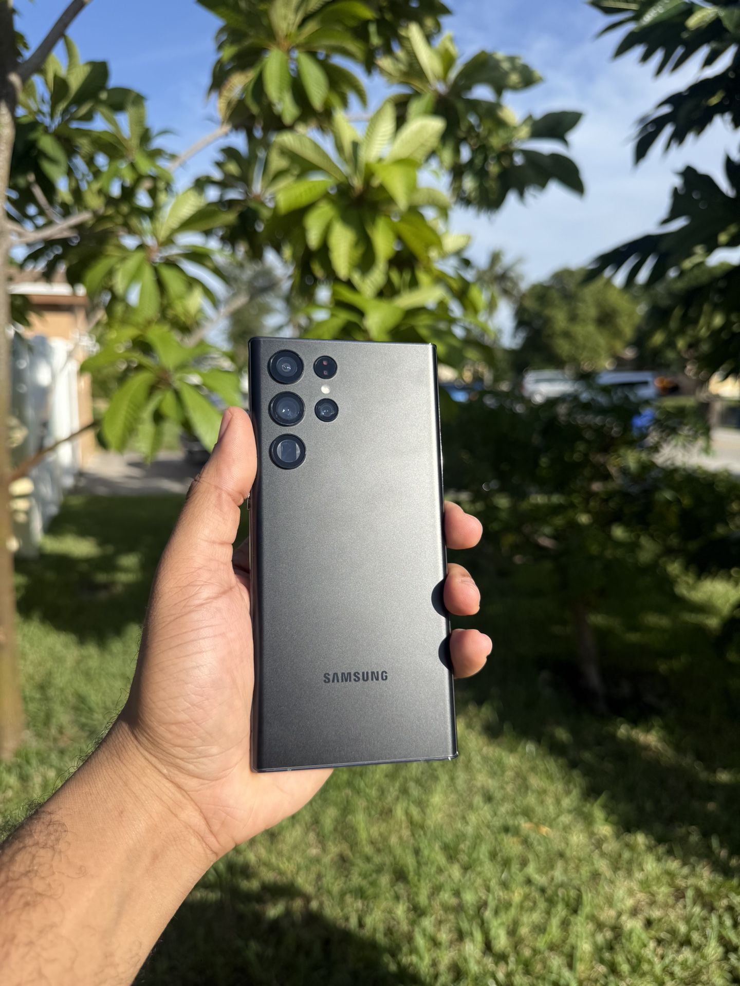 UNLOCKED SAMSUNG GALAXY S22 ULTRA / LOW PRICES 