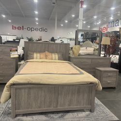 6 PIECE QUEEN BEDROOM SET  