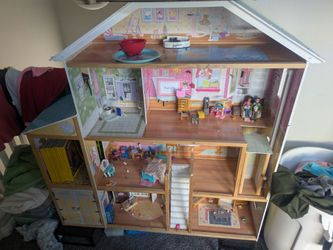Dollhouse assembled 5 feet tall