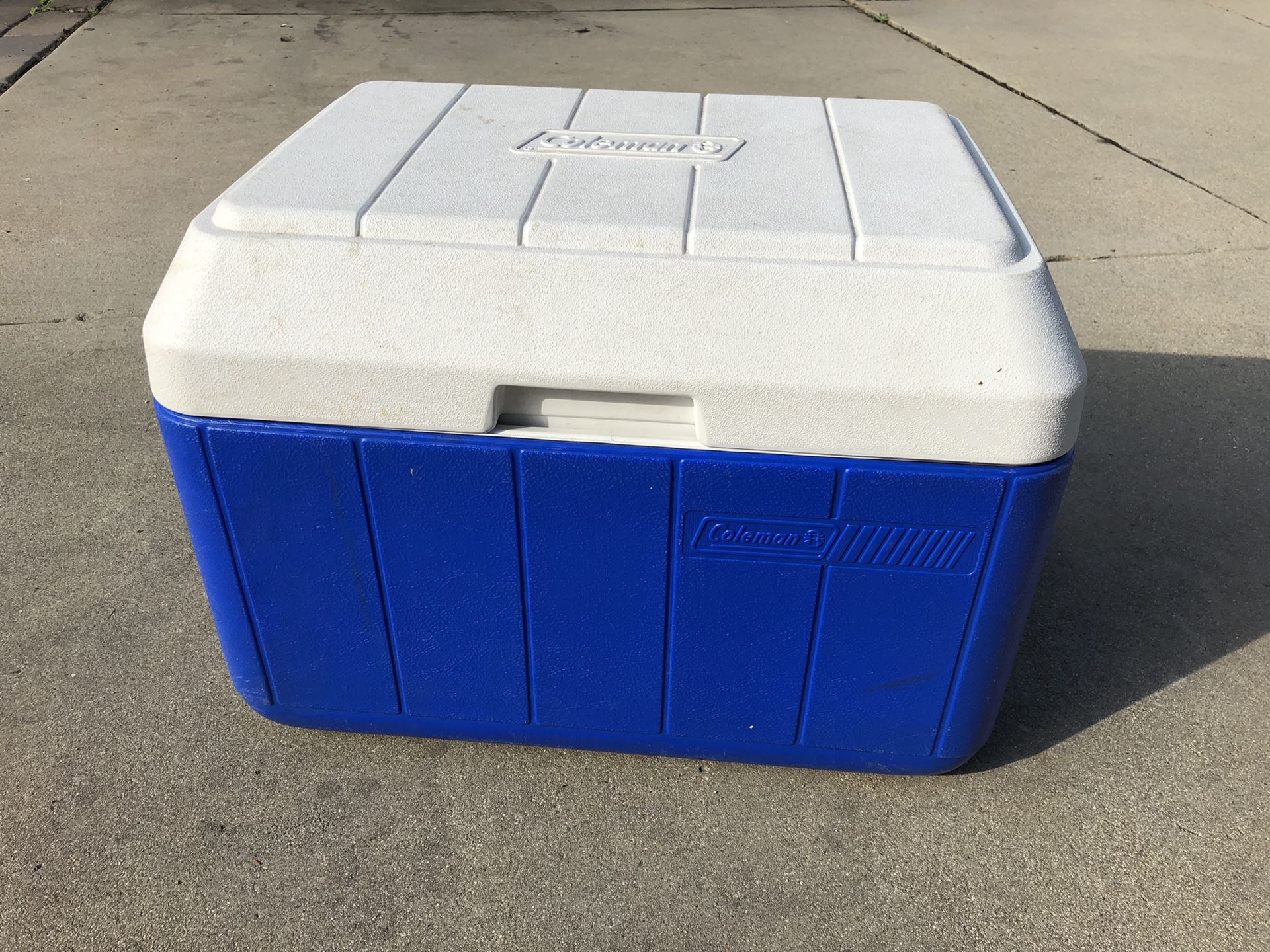 Colemon ice chest cooler