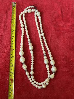 White beaded Necklace 