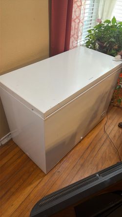 Large Chest Freezer Frigidaire