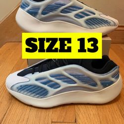 DS Yeezy 700 v3 Kyanite size 13