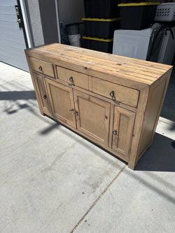 Dresser