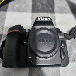 Nikon D7500