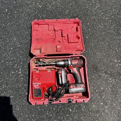 Milwaukee Drill Set With 2 Batteries 