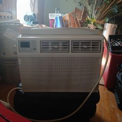 TCL 14,000 BTU A/C Like New $150