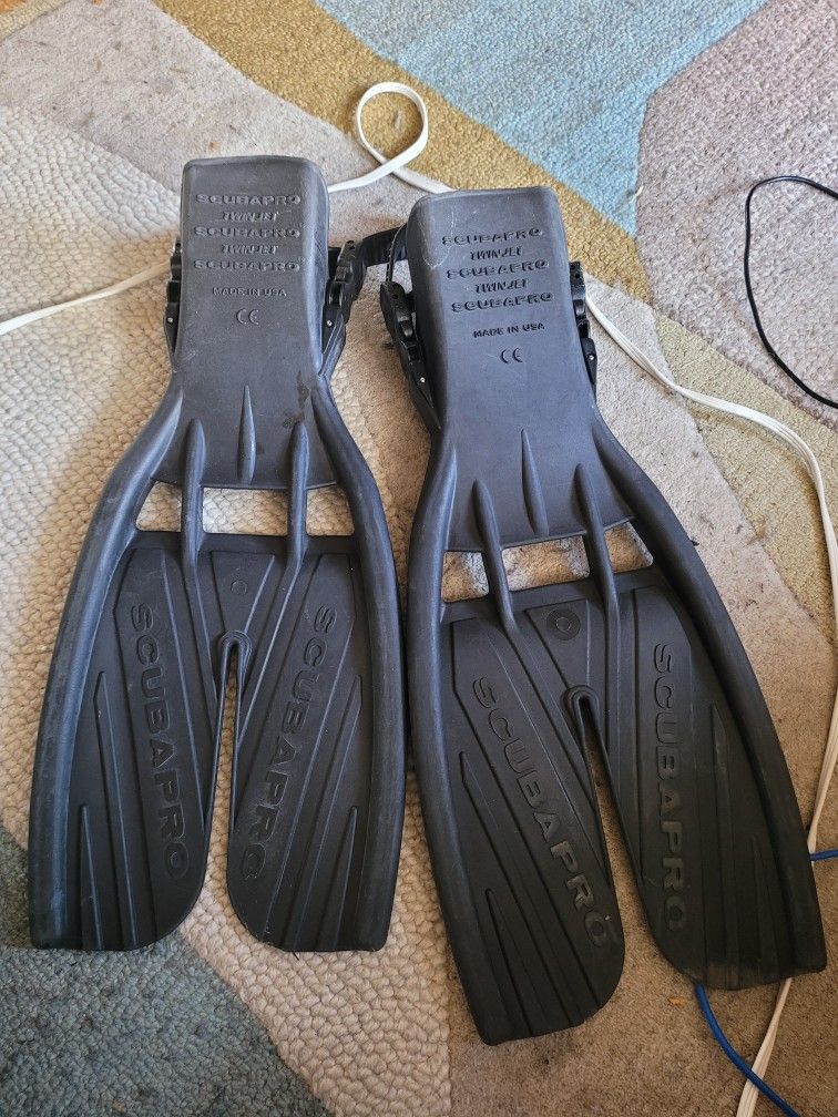 Scuba Pro Twin Jet Heavy Duty Fins Size Large